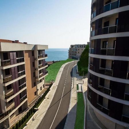 Apartment Anatolia - Mina เบชิชิ ภายนอก รูปภาพ
