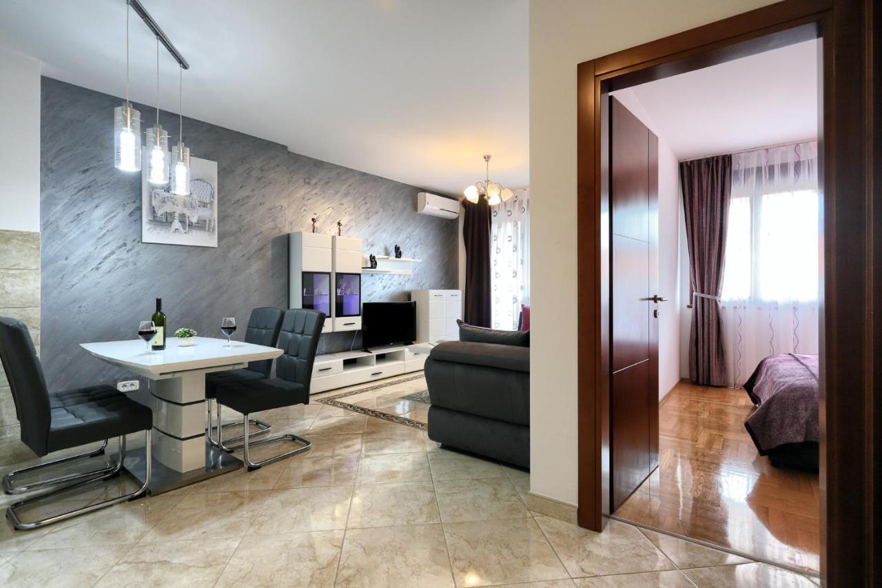 Apartment Anatolia - Mina เบชิชิ ภายนอก รูปภาพ