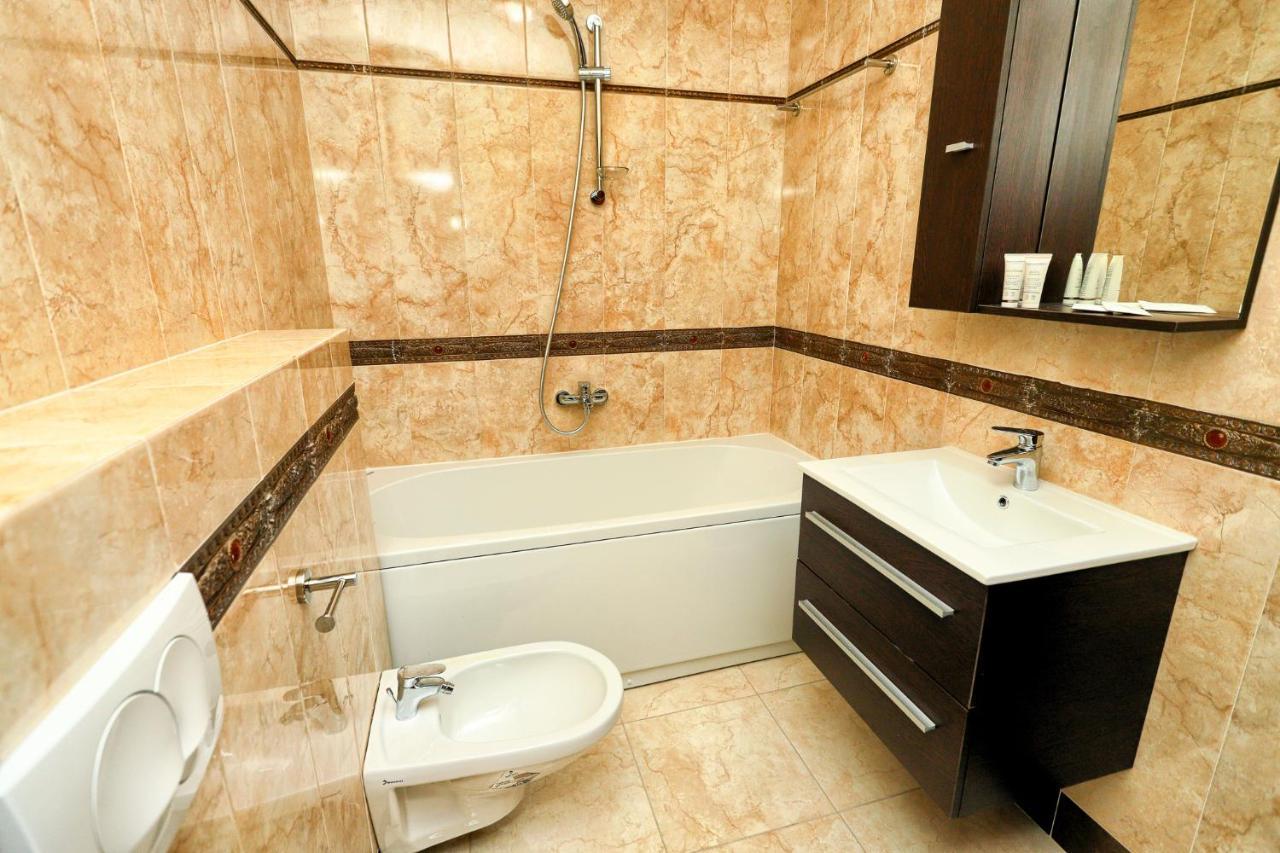 Apartment Anatolia - Mina เบชิชิ ภายนอก รูปภาพ