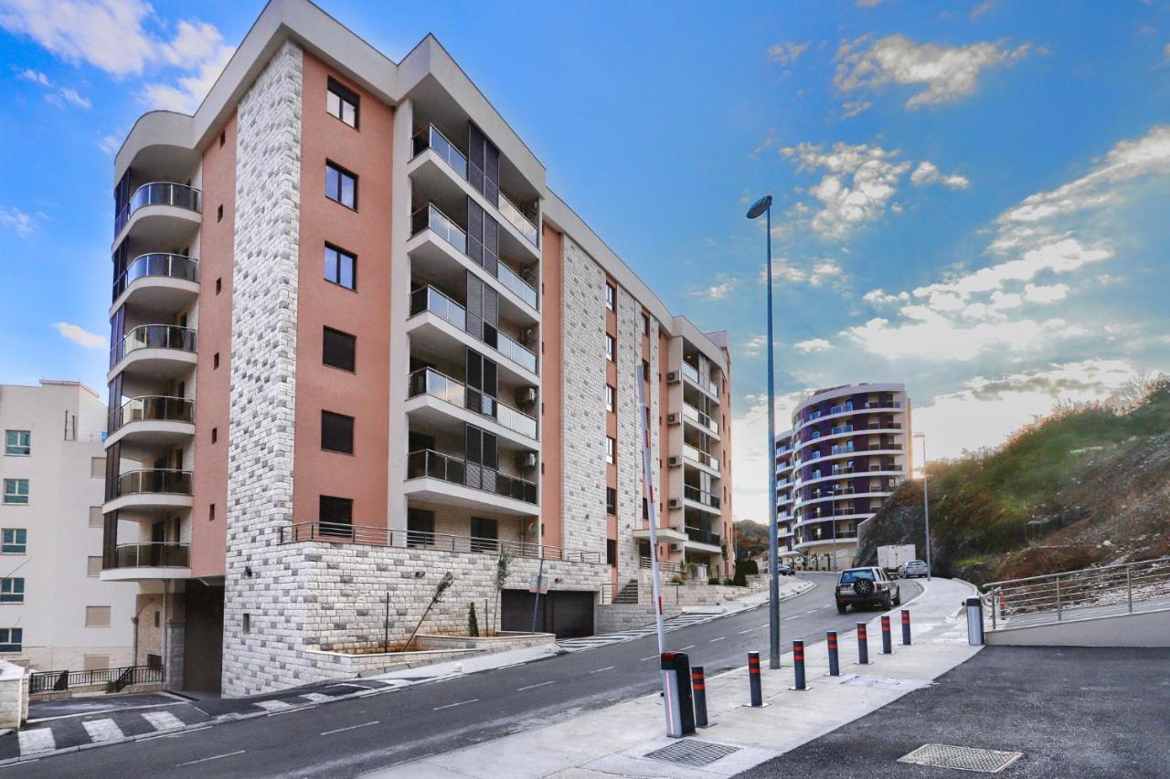 Apartment Anatolia - Mina เบชิชิ ภายนอก รูปภาพ