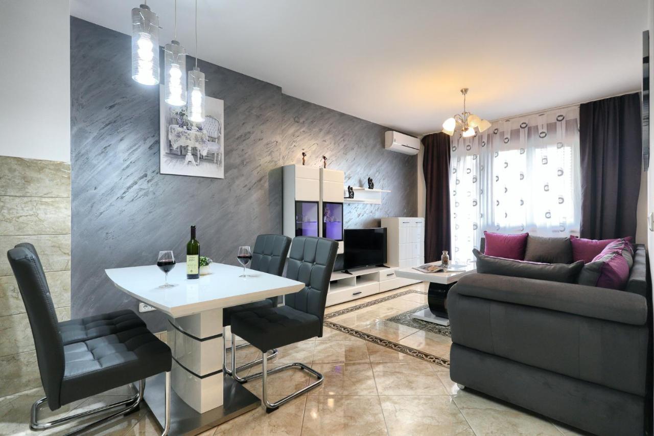 Apartment Anatolia - Mina เบชิชิ ภายนอก รูปภาพ